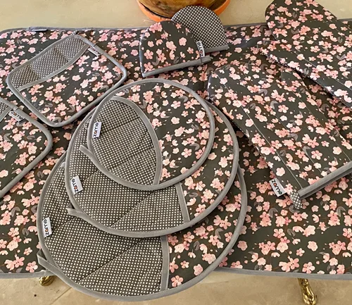 سرویس آشپزخانه خال خال طوسی صورتی