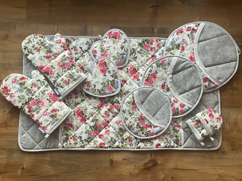 سرویس آشپزخانه گلی قرمز